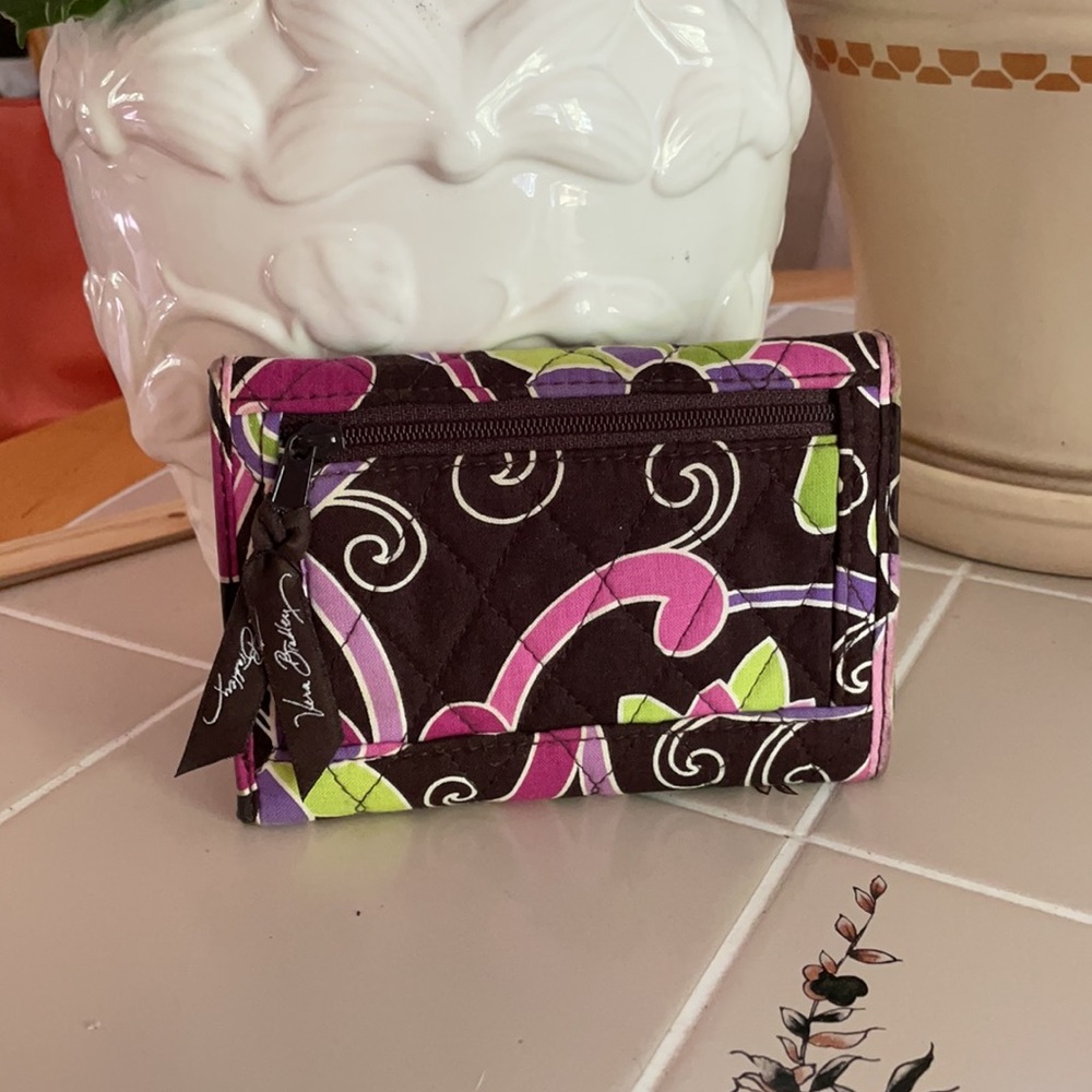 Vera Bradley set of 3! Purse, wallet, and lunchbag - Picture 10 of 13